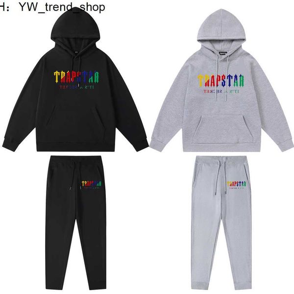 

trapstar oversized hoodie mens tracksuit designer shirts print letter luxury black and white grey rainbow color summer sports fashion cotton