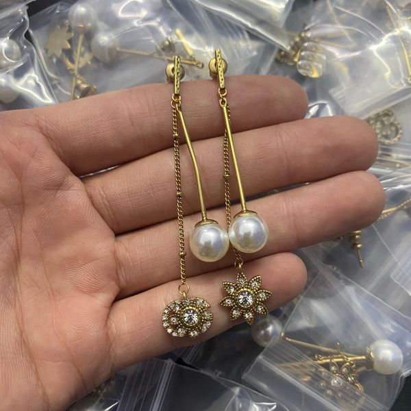 

luxury designer pearl crystal earrings hoop & huggie charm ear studs for woman diamond earring brass fashion jewelry supply christmas birthd, Golden