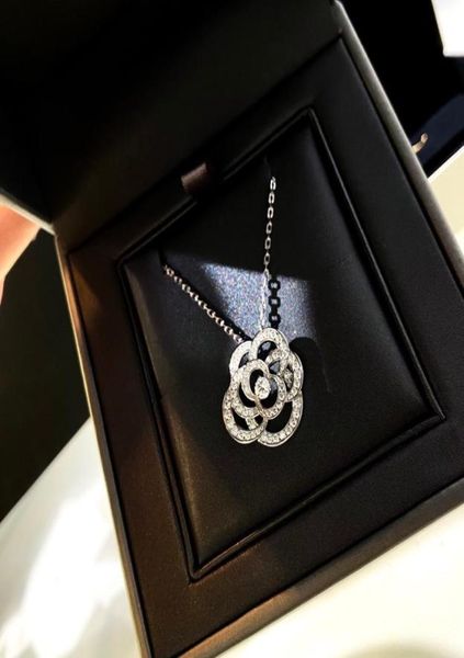 

2020 new camellia necklace elegant and fashionable allround hollowedout diamond 925 sterling silver chain length 405cm9578673