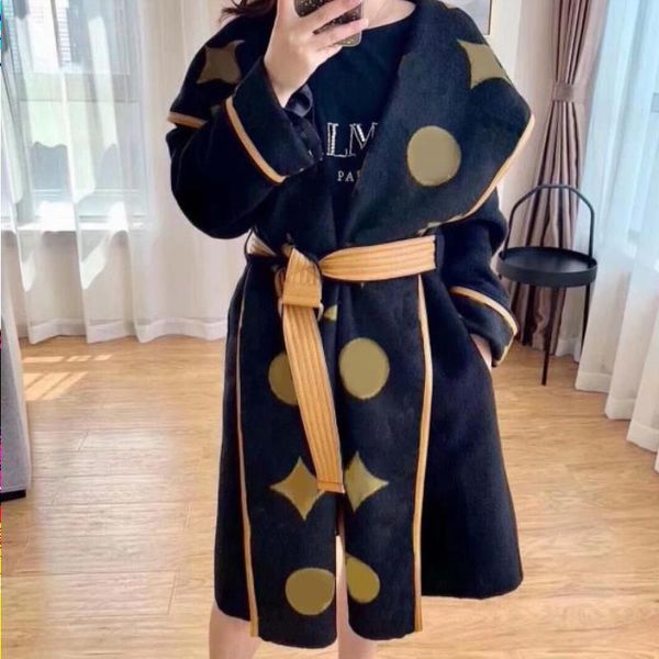 

autumn winter designer womens wool blends trench coat outerwaer trendy lady outfit fashion classic letter pattern women coats bathrobe kqnb, White