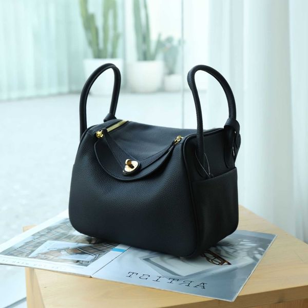 

luxury hemrres tote bag bag 2023 women's new head layer cowhide light luxury small crowd design large capacity high grade feel bill of