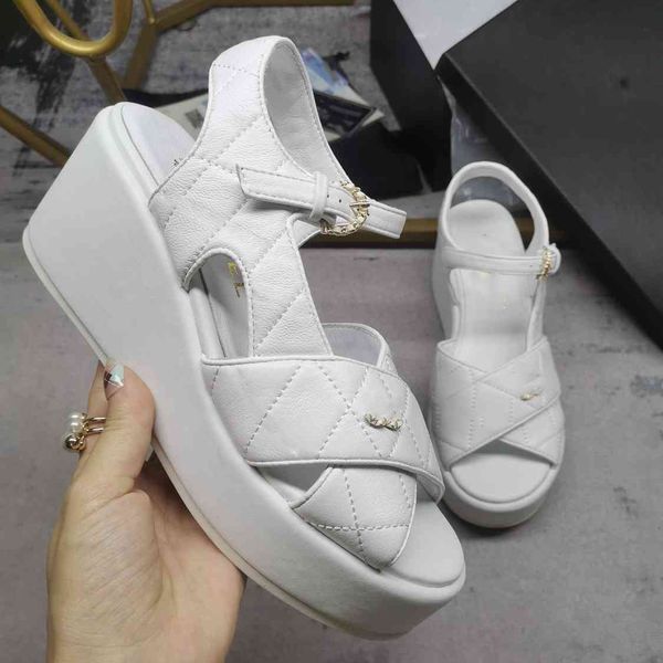

fashion designer sandals leather high-heeled platform slippers women ccity classic flip-flops summer dfhhxv, Black