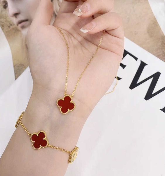 

online celebrity same lucky four-leaf clover five flower gold-plated luxury niche exquisite female bracelet, Golden;silver
