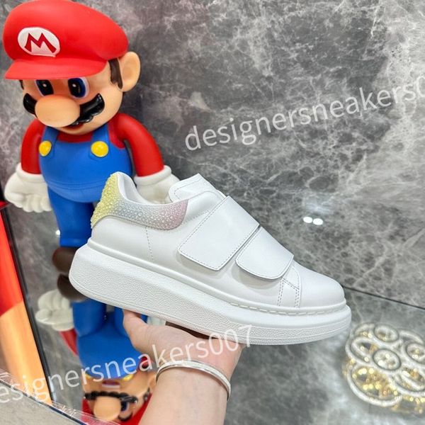 

2023 new luxurys designer women mens casual shoes fashion colorful crystal woman flats runway platform lace up trainers sneakers xsd230402, Black