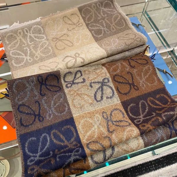 

beige wool blended raway checkerboard plaid cashmere autumn and winter luojia scarf color is gentle, Blue;gray