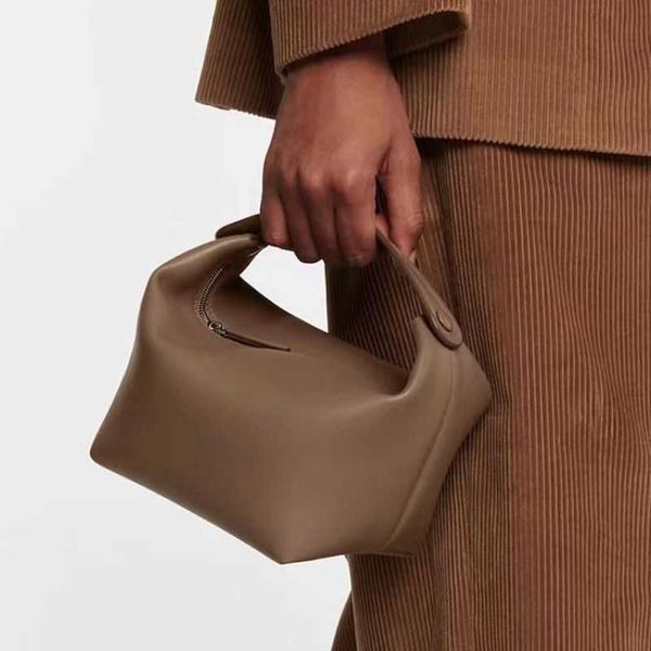 

designer bags leather bag large capacity shoulder cowhide hand mother lichee grain head layer bucketclassic tote bag the row afl9