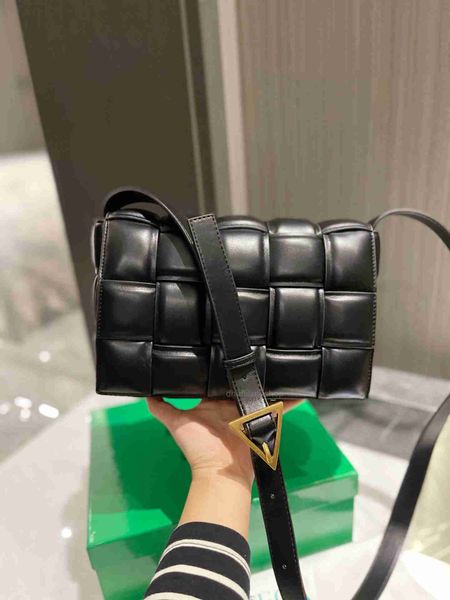 

2023 bottegass latest messenger bag shoulder woven pillow versatile design ladies high-quality leather fashionable high-end small square bag
