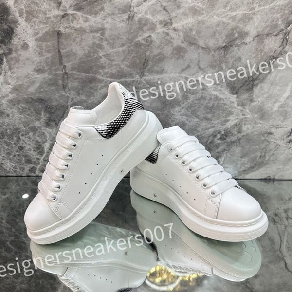 

2023 luxury designer women mens casual shoes fashion colorful crystal woman flats runway platform lace up trainers sneakers xsd230401, Black