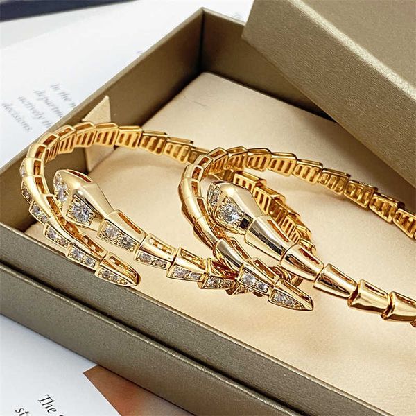 

baojia diamond inlaid steel live spirit rose gold fashion light luxury knotted high snake bone bracelet, Golden;silver