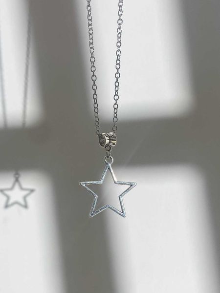 

women's fashion accessories stars at the neckline, Silver