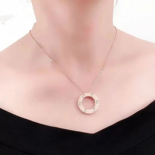 

luxury pendant necklace fashion for men women inverted airplane letter designers brand jewelry mens womens gold silver color personalized wo