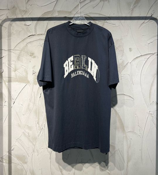 

men's plus tees & polos custom woven and dyed fabric with comfortable and soft texture. embroidered graffiti letter on the chest, loose, Black;brown