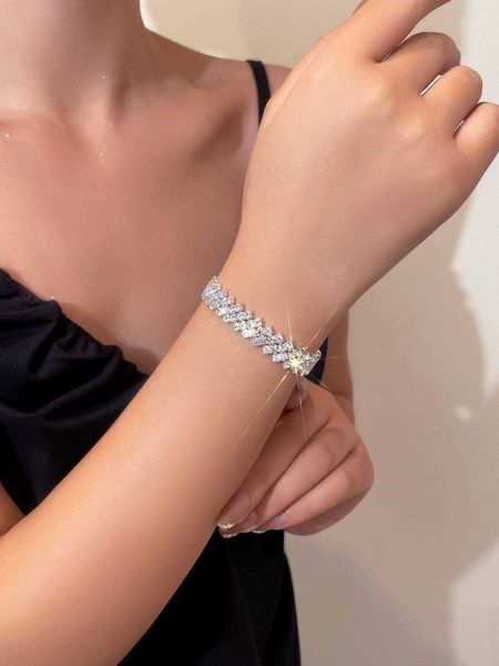 

1pc glamorous rhinestone decor bracelet for women for gift, Golden;silver