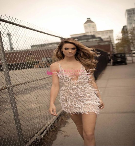 

2020 berta short mini cocktail dresses spaghetti straps plunge v neck feather party dresses custom made6923677, Black