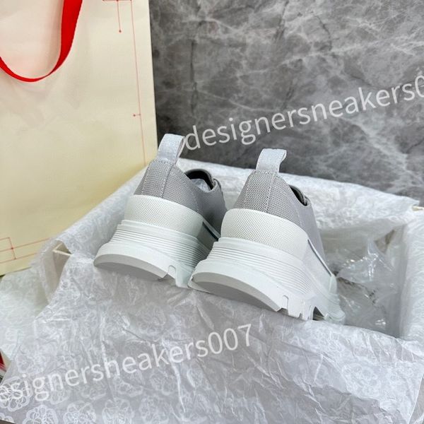 

new luxurys designer casual shoes trainer sneaker triple white pink sky blue black denim low mens sneakers women trainers xsd230410