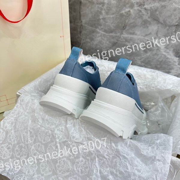 

new luxury designer casual shoes trainer sneaker triple white pink sky blue black denim low mens sneakers women trainers xsd230410