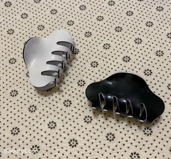 

85x52cm fashion black and white acrylic threedimensional claw clips c style hairpin for ladies collection head accessories item6905847, Golden;silver