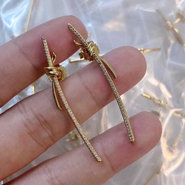 

original v-gold gu ailing same knot full diamond long ear studs t interleaved earrings, Golden