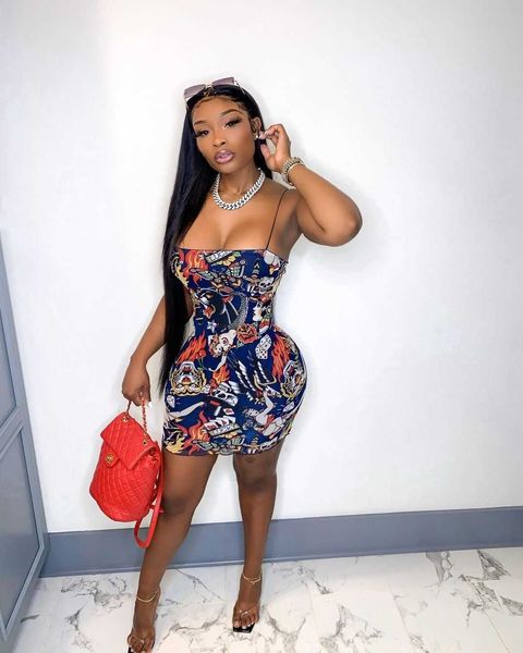 

2023ins fashion suspender tight printing slip dress, White