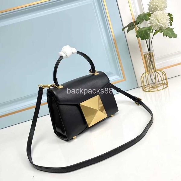 

designer women stud bags luxurys handbag mini color leather rivet fashion handheld shoulder crossbody women tote bag w1s5