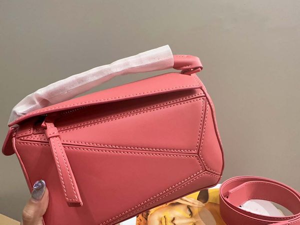 

luxury designer messenger bag 2023 new mini rhombic soft leather geometric bag splicing portable large-capacity pillow bag shoulder messenge