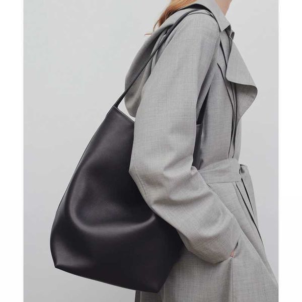 

designer the row leather large capacity totes bag minimalist leather bucket shoulder bag ypyu
