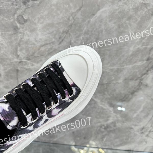 

2023 new luxury designer casual shoes trainer sneaker triple white pink sky blue black denim low mens sneakers women trainers xsd230409