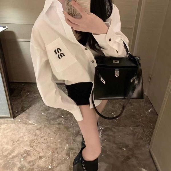 

new womens clothing designer shirt 23ss summer diamond simple blouse loose casual white shirt outdoor sun protection coat lapel long-sleeved