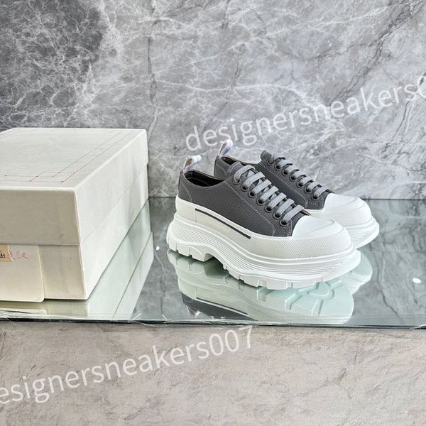 

designer casual shoe trainer sneaker triple white pink sky blue black denim low mens sneakers women trainers xsd230410
