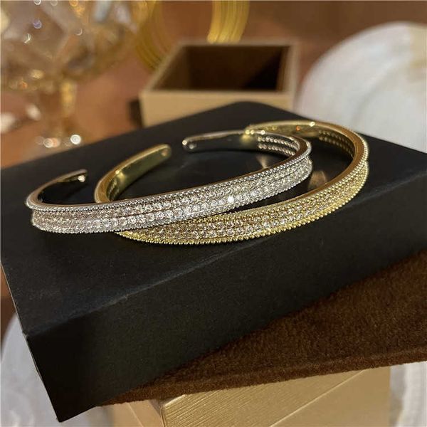 

light luxury exquisite two-color full diamond small design simple korean fashion temperament bracelet, Golden;silver