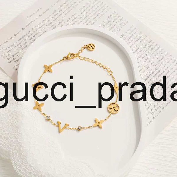 

luxury bracelets designer for women chain bracelet designer elegant gold and silver bracelet fashion womens letter pendant clover wedding sp, Golden;silver