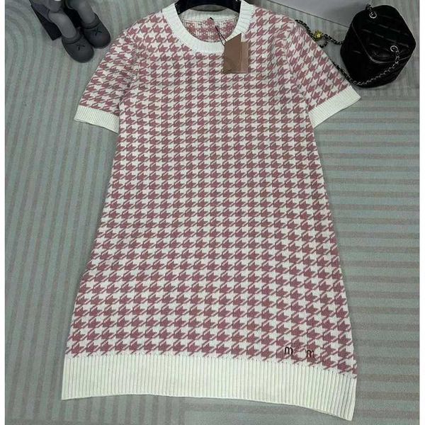 

basic & casual dresses designer round neck short sleeved dress is sweet cute, age reducing houndstooth skirt, 2023 early autumn new female 1, Black;gray