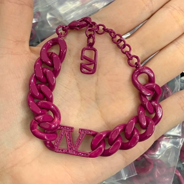 

woman v logo charm bracelets letter v gold metal chain bracelet designer luxury cuff jewelry women accessories 58902, Golden;silver