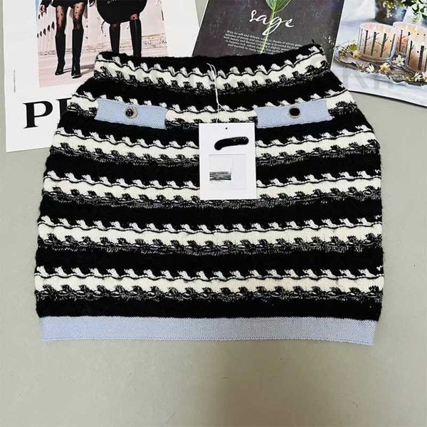 

skirts designer knitted high waisted half length skirt with cashmere stripes and gold thread color matching short for women, new product aut, Black