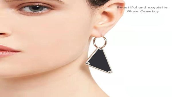 

21ss couples mens womens dangle earrings fashion designer chandelier metal triangle badge letter engraving pendant design heritage2518004, Silver