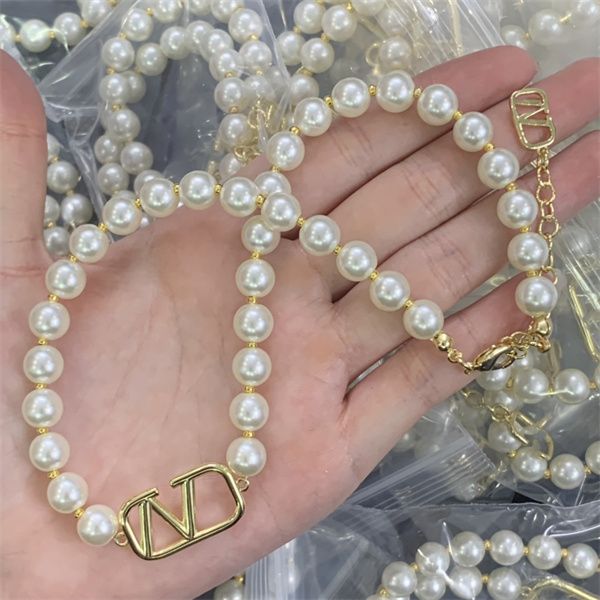 

woman v logo pendant necklaces v letter designer pearl luxury metal jewelry women brand gold necklace 2123, Silver