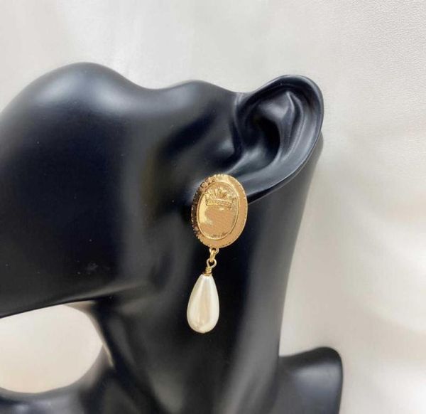 

2021 brand yellow gold color fashion jewelry drop pearls earrings geisha dream party crown pearls stud jewelry1176938, Golden