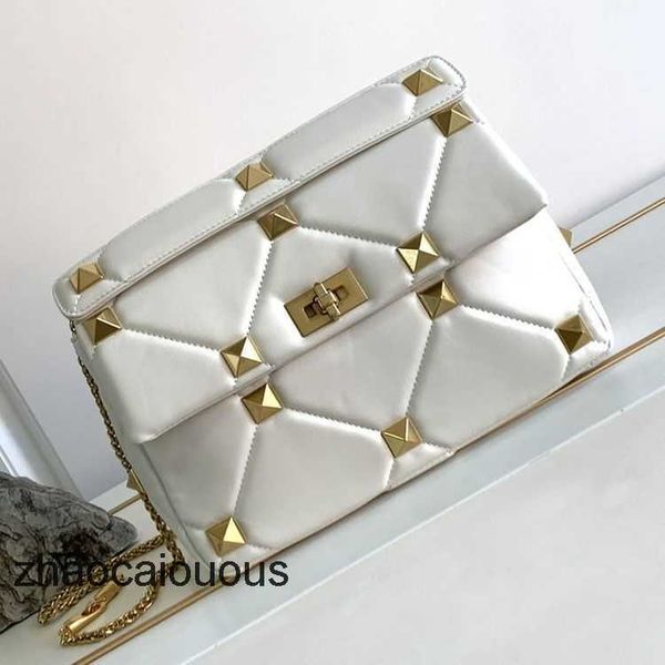 

bagpack valentins crossbody women wallet designer beach bag purse saddle bags handbag puff chain rivet twist lock handbag 625g