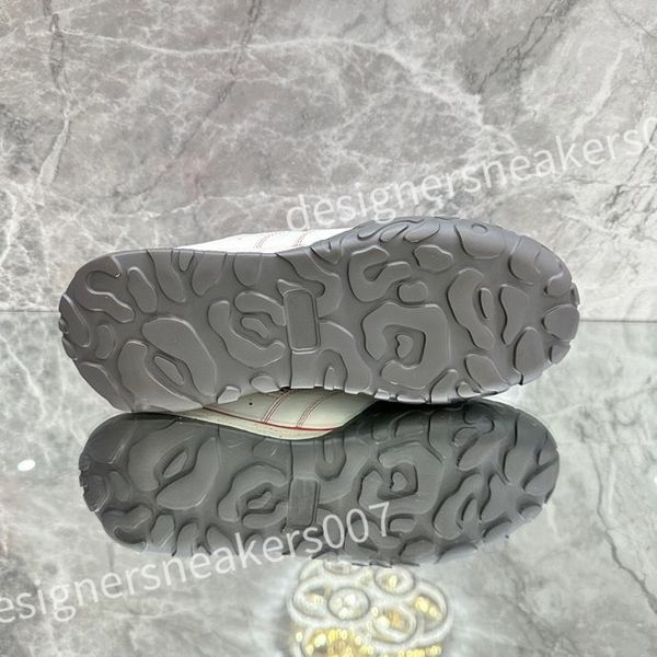 

luxury fashion womens mens shoes womens sneakers white black shoes designer trainers quality high for women men xsd230405