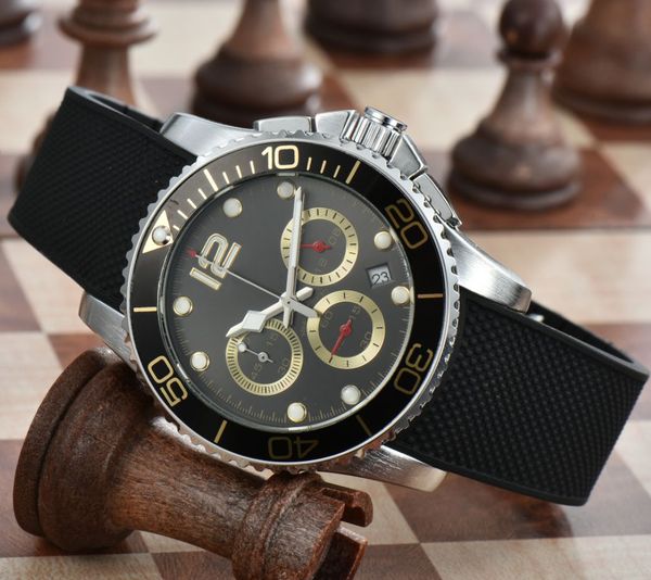 

2023 aaa brand black silicone quartz fashion mens time clock watches auto date men dress designer watch wholesale male gifts wristwatch 02, Slivery;golden