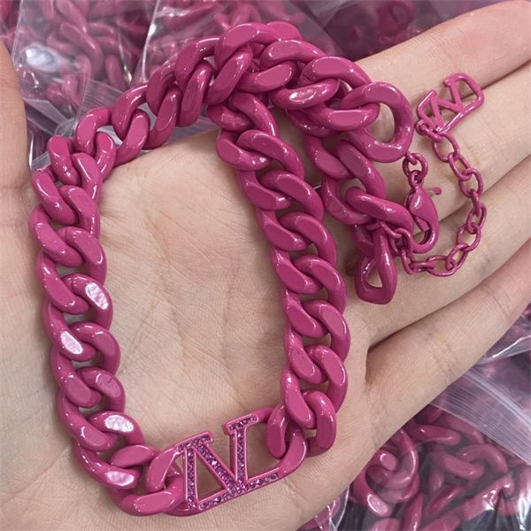 

woman v logo pendant necklaces v letter designer pearl luxury metal jewelry women brand big gold silver necklace 536734