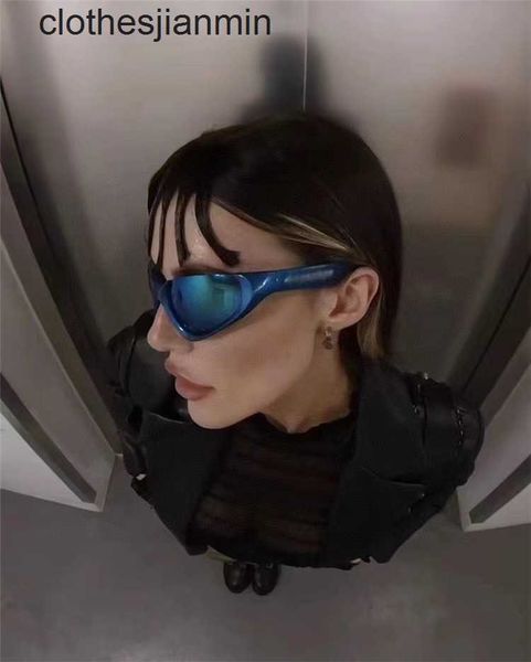 

2023 fashion design sunglasses %80 factory wholesale and retail new xpander hip hop sunglass from family b insy2k notch dign scientific bb02, White;black