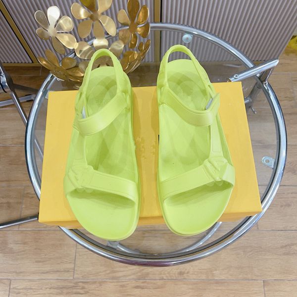 

2023 brand designer slippers classic flat leather bath beach second uncle sandals slides sand shoes woman slipper luxury summer lady 0722, Black