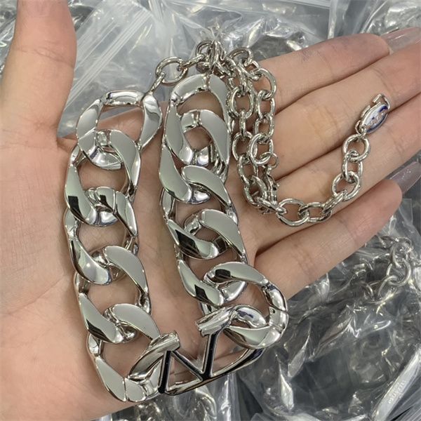 

woman v logo pendant necklaces v letter designer pearl luxury metal jewelry women brand big gold silver necklace banquet senior accessories