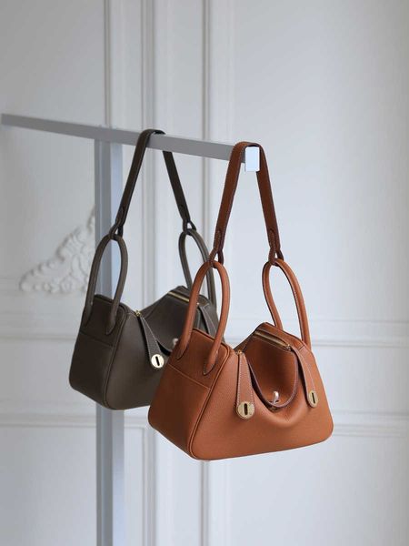 

8a designer tote bags h home lindyss online store bag genuine leather head layer cowhide 2023 new expert medical medicine single shoulder ob