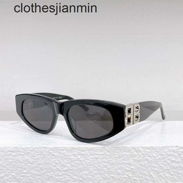 

2023 fashion design sunglasses %80 factory wholesale and retail family b's new plate drilling cat's eye sunglass ins popular onlin, White;black
