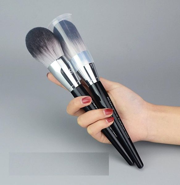 

pro featherweight powder brush 91 soft hair large powder blender body foundation brush beauty makeup brush blender8977191