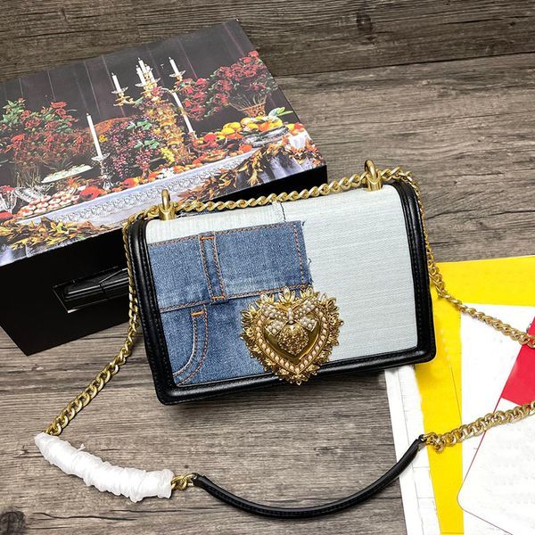 

designer bag luxury jewelry straddle messenger bag shoulder bag gold square bag baroque fashion bag chain shoulder bag