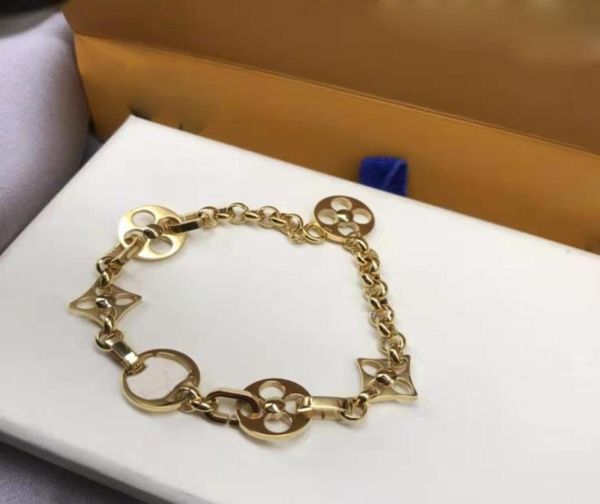 

designer charm bracelets whole have stamp crystal clover flower 18k gold plated letter charming bracelet girls gift brand love30075715024, Golden;silver