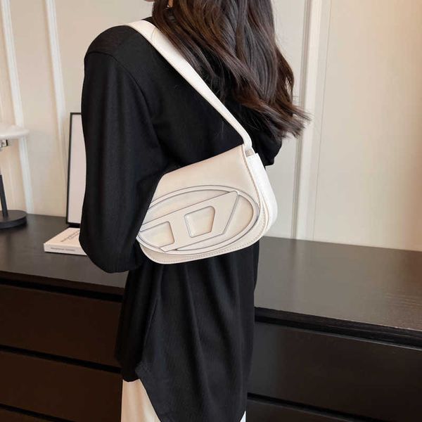 

2023 summer new live broadcast one sling shoulder cross body bag female foreign style small crowd purses